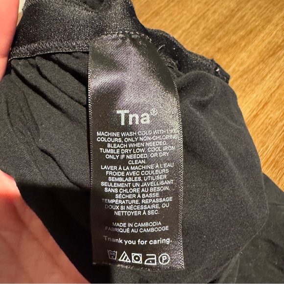 TNA Black Short Sleeve Tee women’s 2XS - Picture 5 of 8